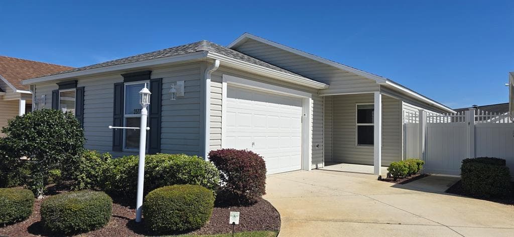 2577 LINDEWOOD STREET, THE VILLAGES, FL 32163