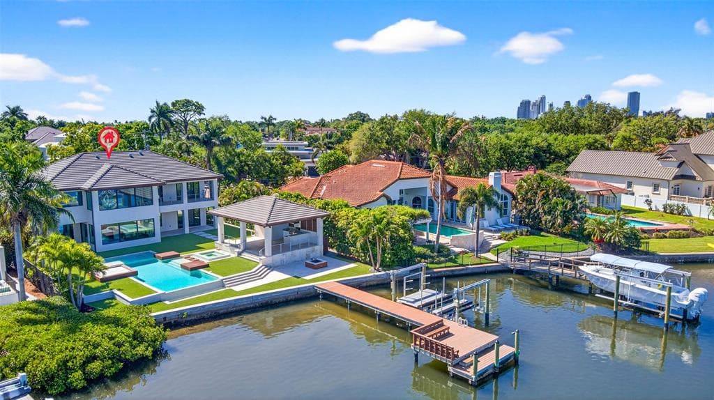 460 COFFEE POT RIVIERA NE, ST PETERSBURG, FL 33704