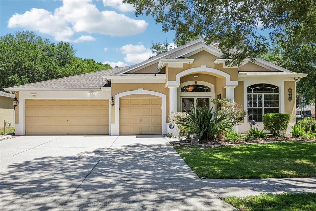 1901 HEARTLAND CIRCLE, VALRICO, FL 33594