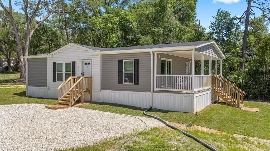17360 SE 65TH STREET, OCKLAWAHA, FL 32179