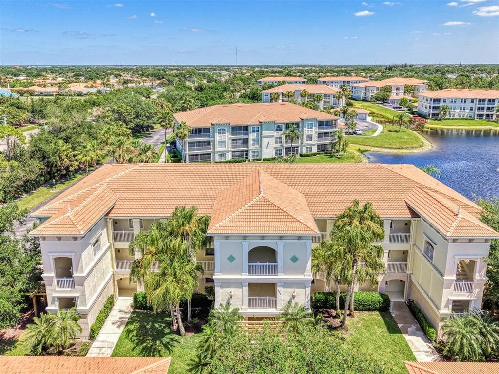 900 SAN LINO CIRCLE # # 910, VENICE, FL 34292