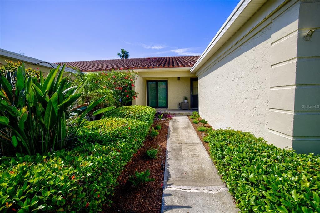 10134 REGAL DRIVE # 1, LARGO, FL 33774