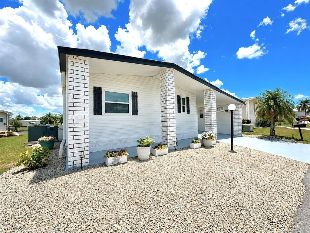 216 MARTINIQUE ROAD, NORTH PORT, FL 34287