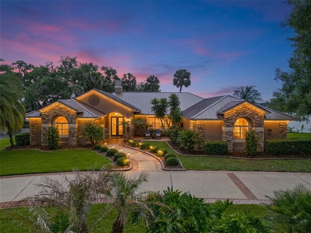 29650 SQUIRREL POINT ROAD, TAVARES, FL 32778