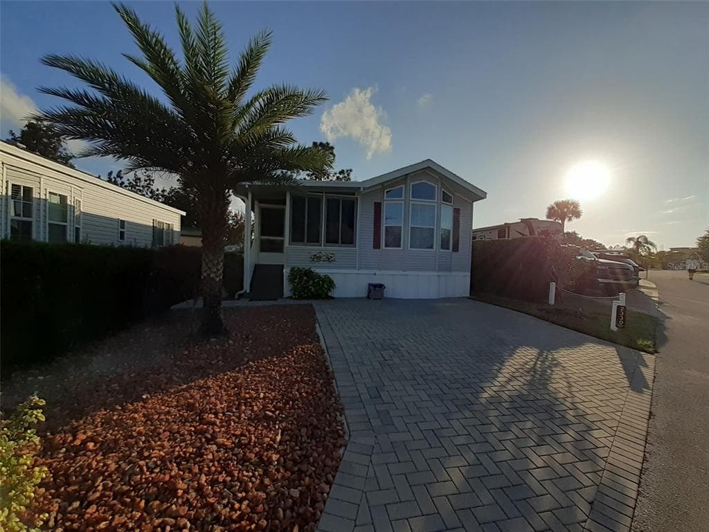 2330 LIMEWOOD AVENUE # 051, CLERMONT, FL 34714