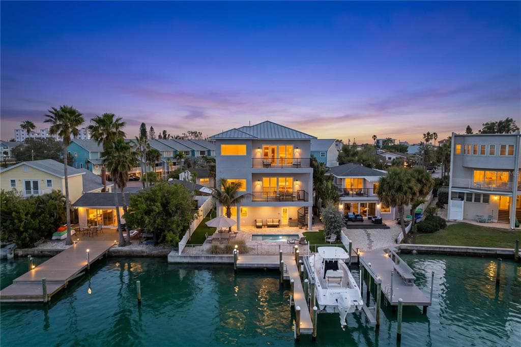 306 BAY PLZ, TREASURE ISLAND, FL 33706