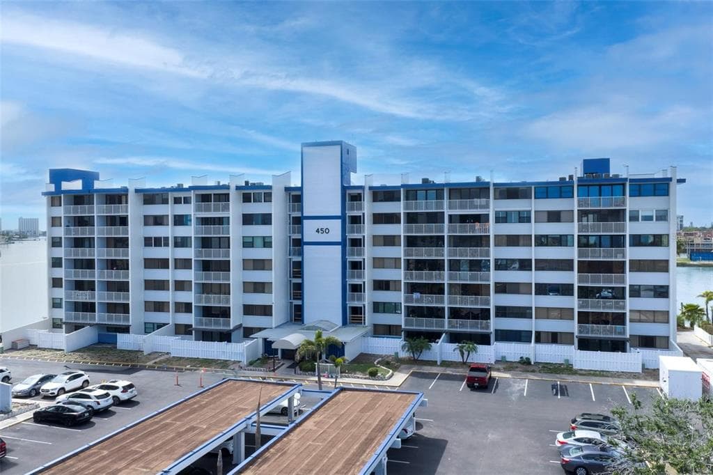 450 TREASURE ISLAND CAUSEWAY # 104, TREASURE ISLAND, FL 33706