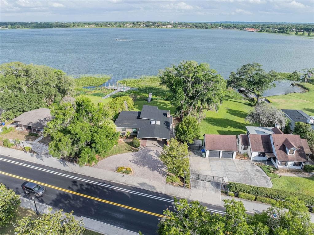 7 LAKE HOLLINGSWORTH DRIVE, LAKELAND, FL 33803