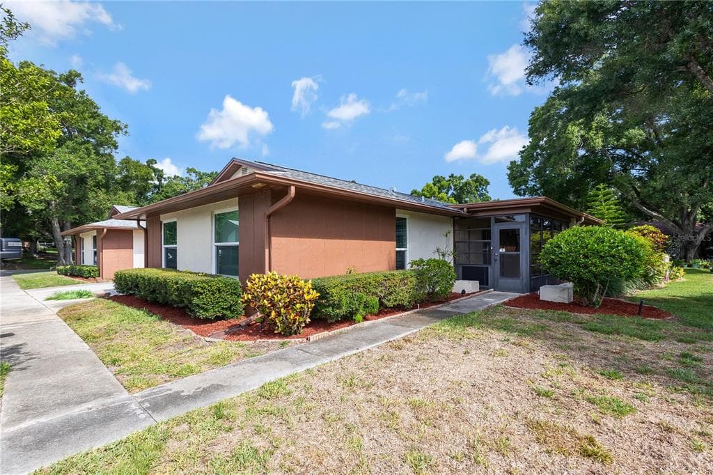 2261 SHELLY DRIVE # D, PALM HARBOR, FL 34684