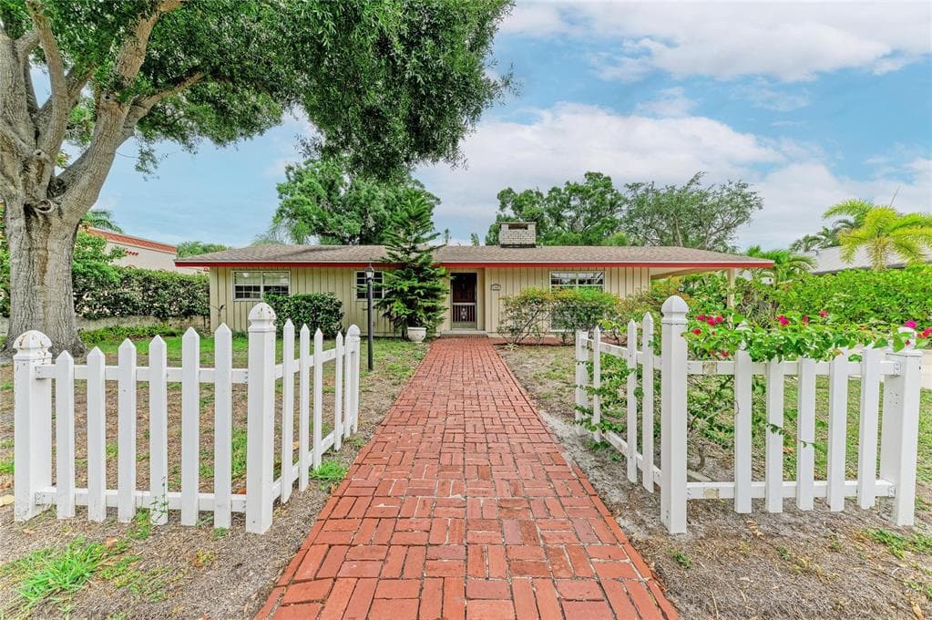 1827 ALTA VISTA STREET, SARASOTA, FL 34236