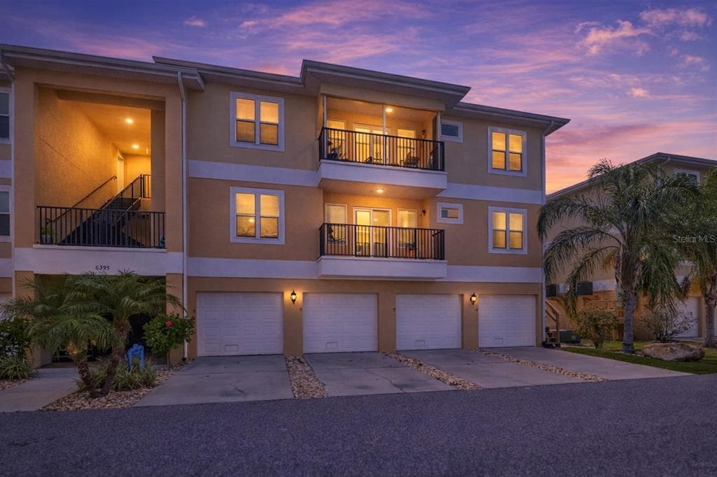 6395 BANYAN BOULEVARD # 303, NEW PORT RICHEY, FL 34652