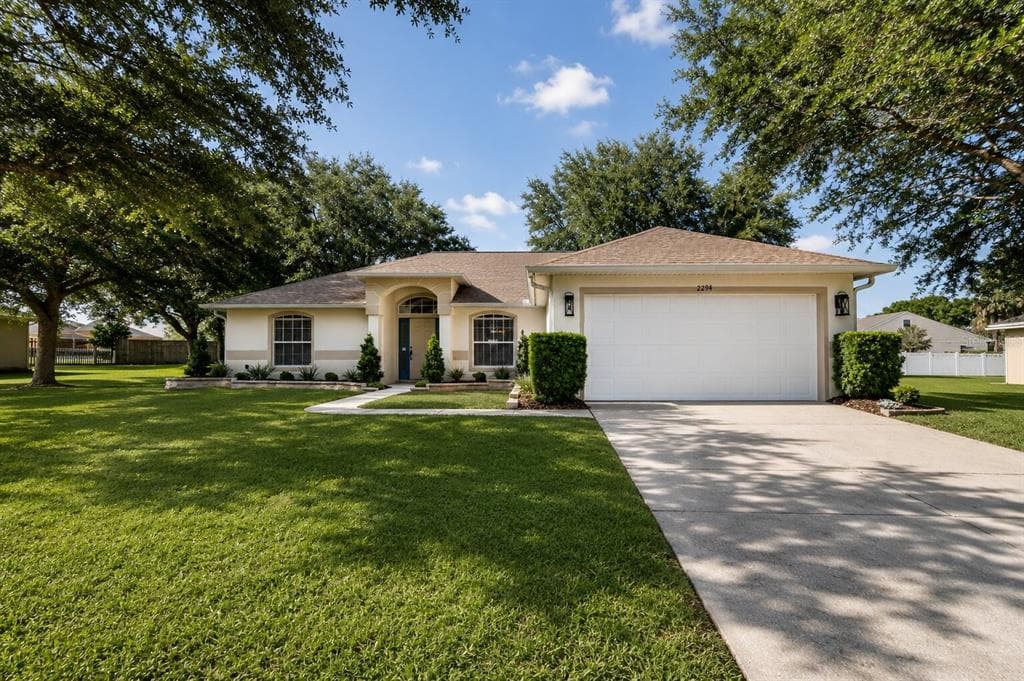 2294 KNOLLWOOD DRIVE, LEESBURG, FL 34748