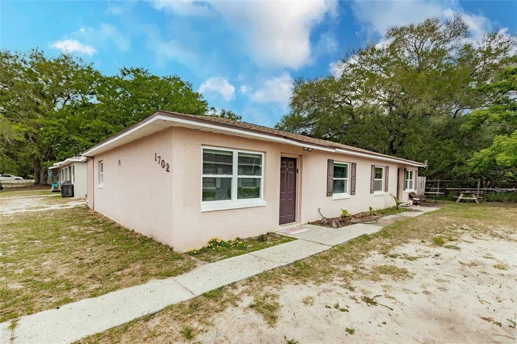 1702 BIRCHWOOD CIRCLE, LEESBURG, FL 34748