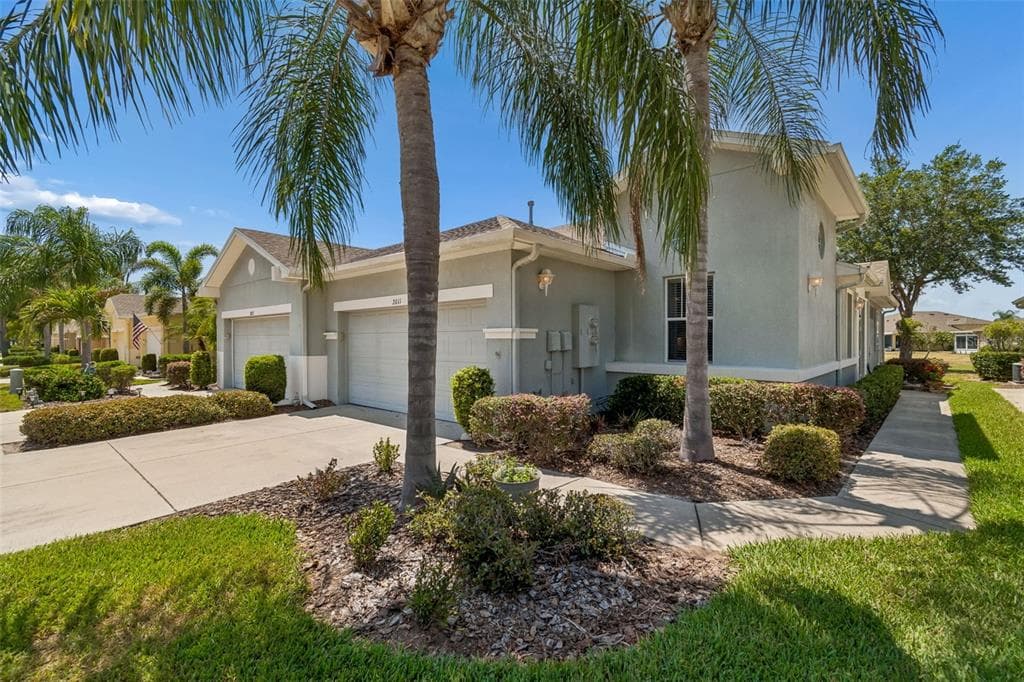 2011 SIFIELD GREENS WAY # 71, SUN CITY CENTER, FL 33573