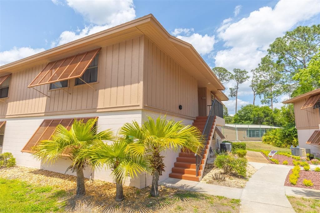180 MAGNOLIA WOODS COURT # 15B, DELTONA, FL 32725