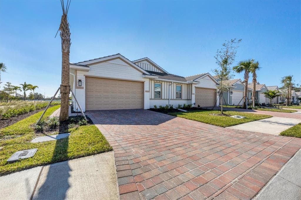 111 IBIZA LOOP, VENICE, FL 34292