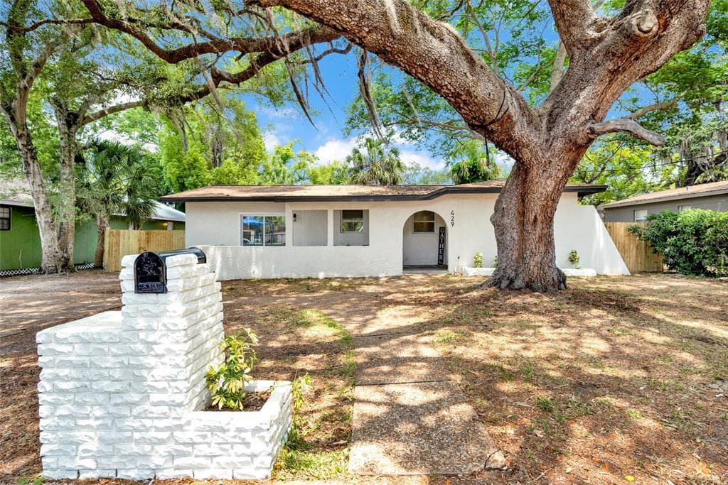 429 E OAKWOOD STREET, TARPON SPRINGS, FL 34689