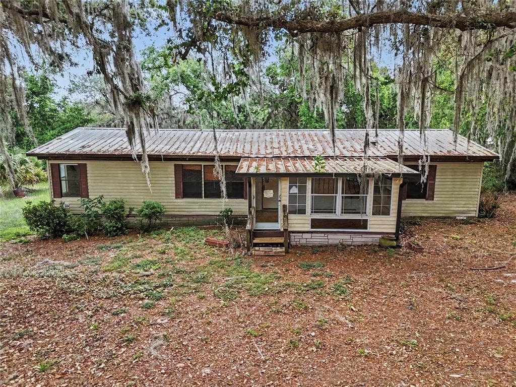 18007 SE 90TH STREET, OCKLAWAHA, FL 32179