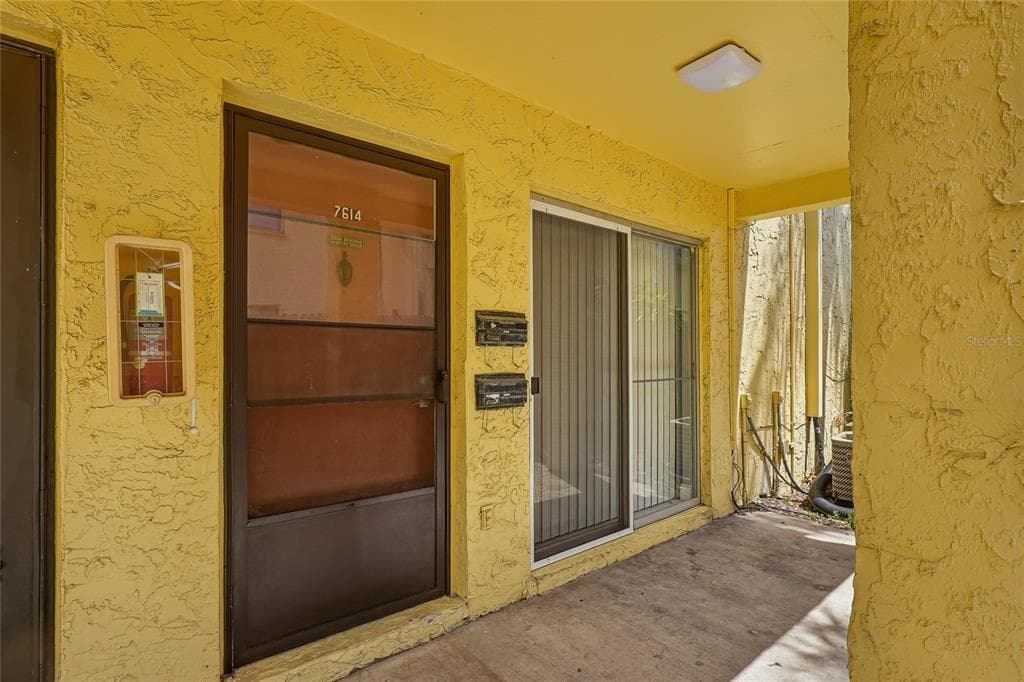 7614 NACIDO COURT # 7614, TAMPA, FL 33615