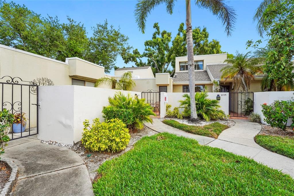 2383 LAKESIDE MEWS # D3, SARASOTA, FL 34235