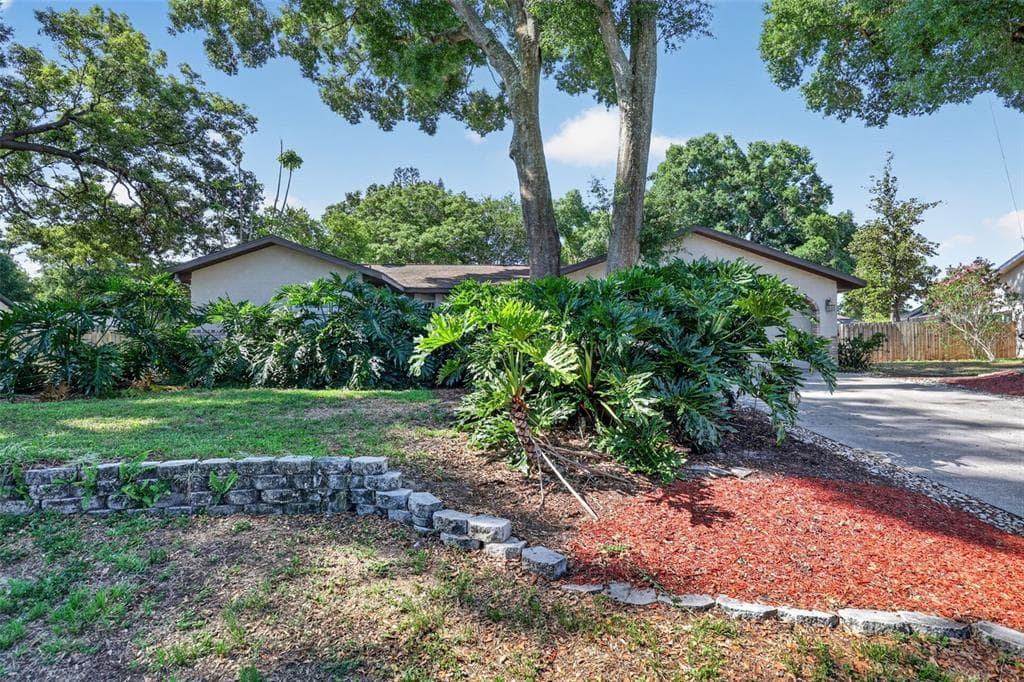 2713 WILLOW OAKS DRIVE, VALRICO, FL 33594