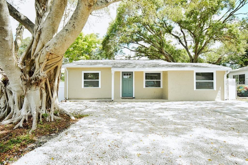 1000 8TH AVENUE SW, LARGO, FL 33770