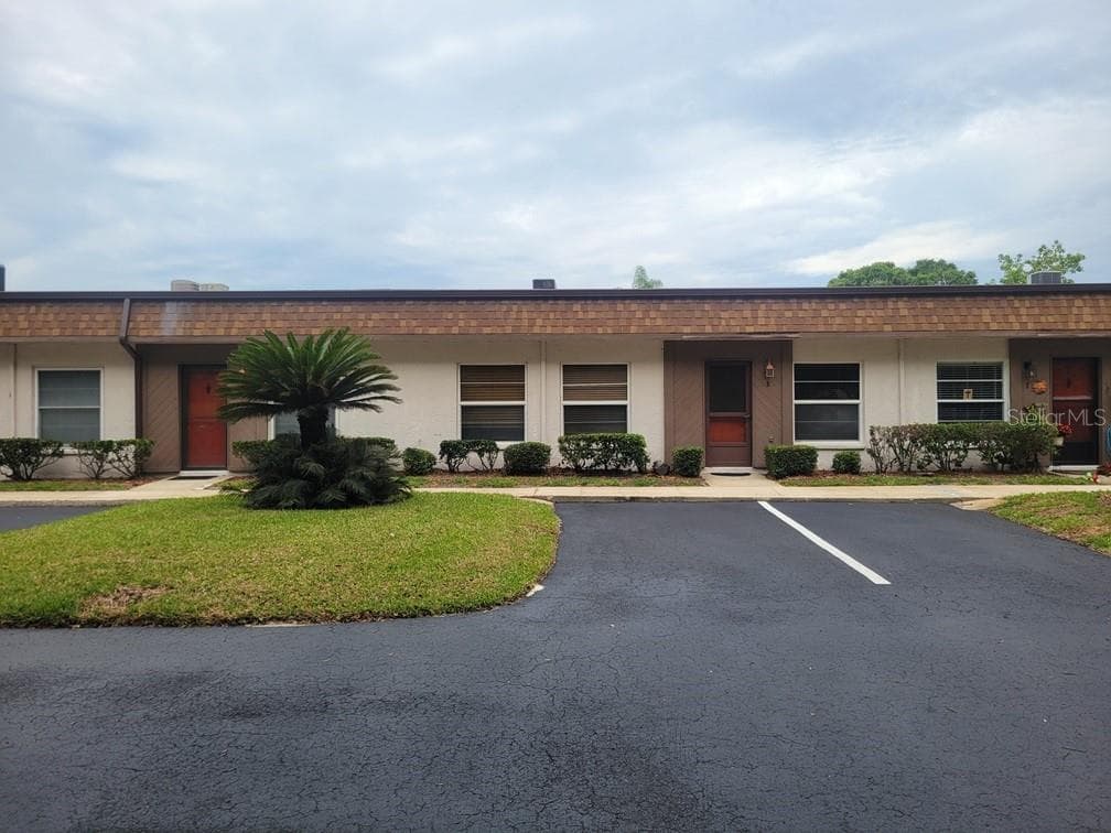6141 CHESHAM DRIVE # 8, NEW PORT RICHEY, FL 34653