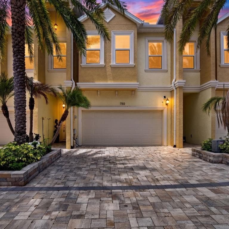 750 GRAND CYPRESS LANE, TARPON SPRINGS, FL 34689