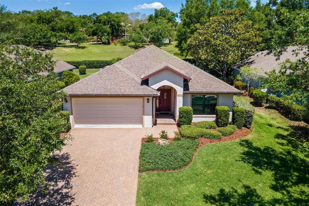 6115 LANDINGS BOULEVARD, LADY LAKE, FL 32159