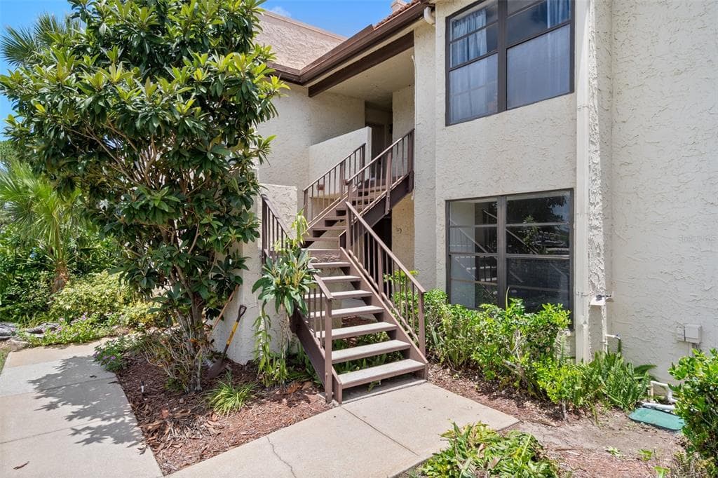 2571 CYPRUS DRIVE # 1-201, PALM HARBOR, FL 34684