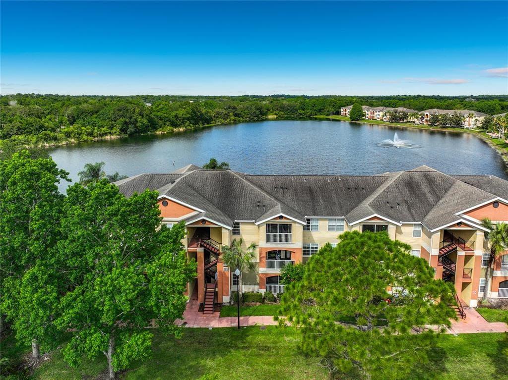 1909 SUMMER CLUB DRIVE # 301, OVIEDO, FL 32765
