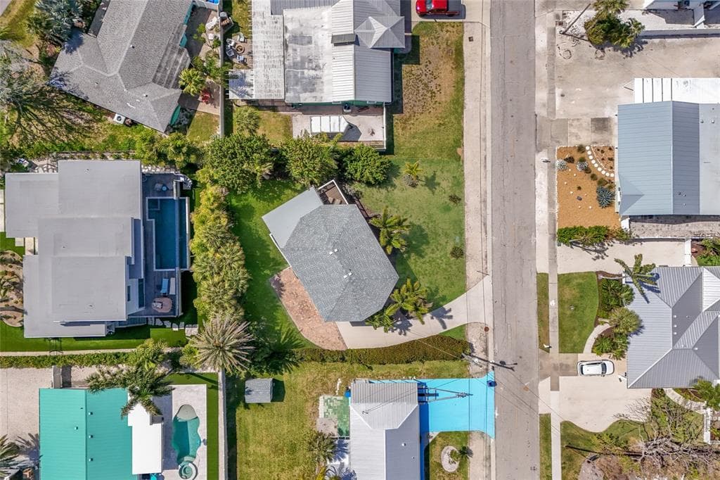 221 85TH STREET, HOLMES BEACH, FL 34217