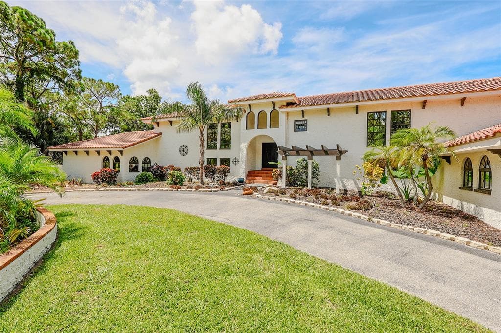 500 N HIGHLAND AVENUE, TARPON SPRINGS, FL 34688