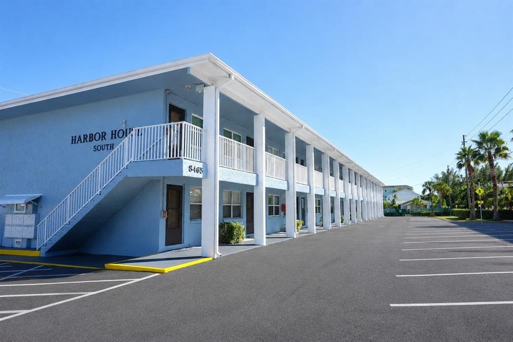 8465 W GULF BOULEVARD # 52, TREASURE ISLAND, FL 33706