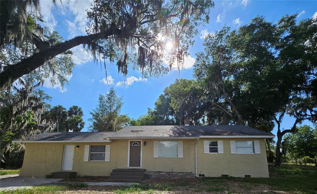 7237 HILLCREST STREET, LEESBURG, FL 34748