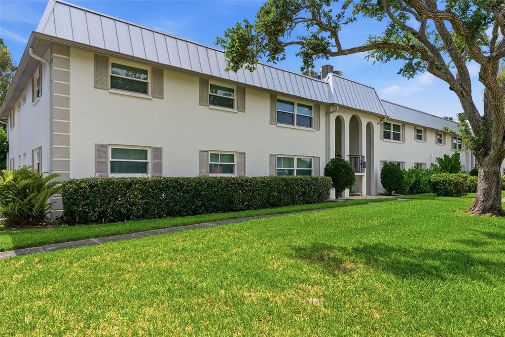 5800 HOLLYWOOD BOULEVARD # 214, SARASOTA, FL 34231