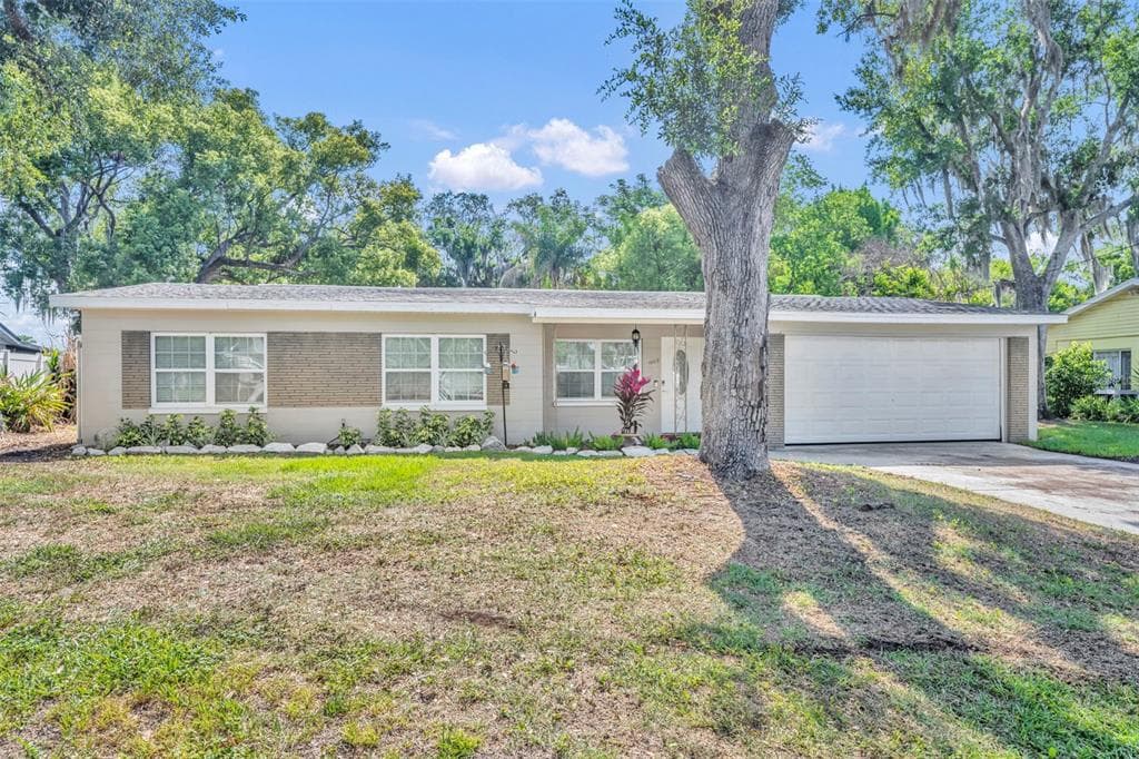 1009 LAKE BELL DRIVE, WINTER PARK, FL 32789