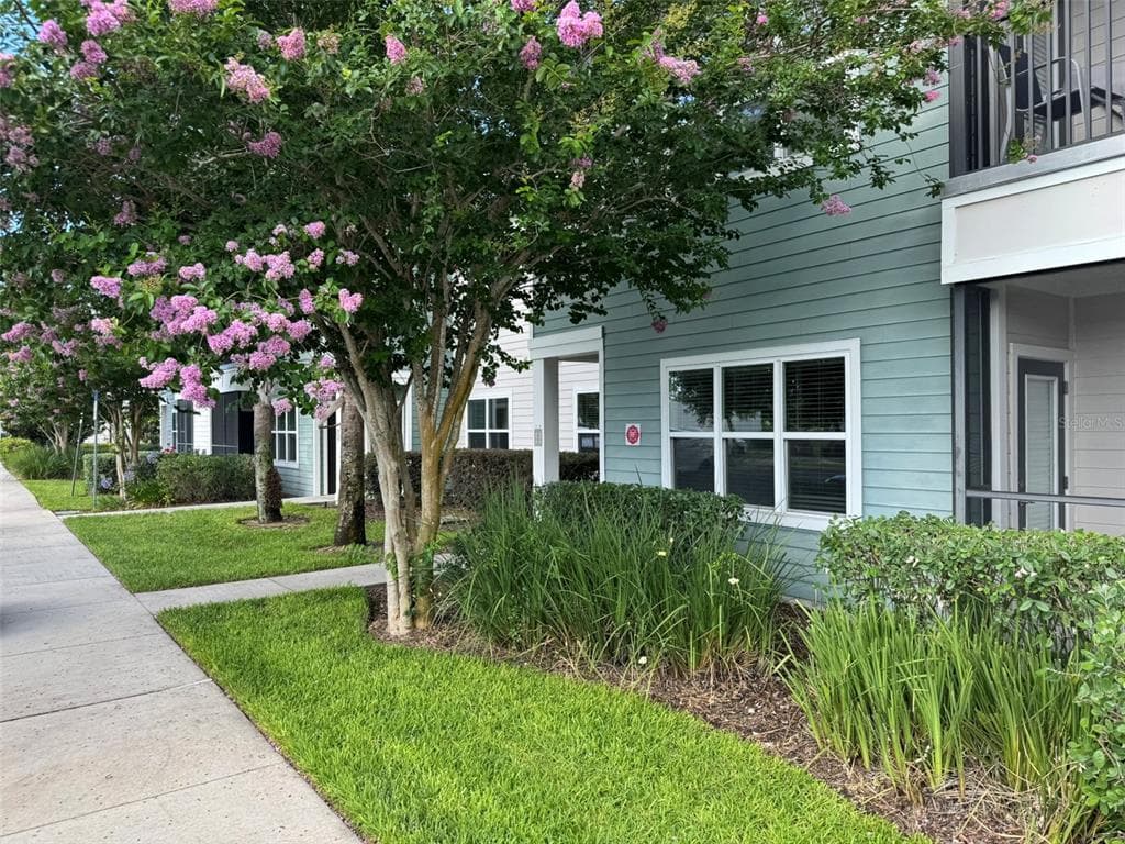 2460 ANN ROU ROAD # 606, TAVARES, FL 32778