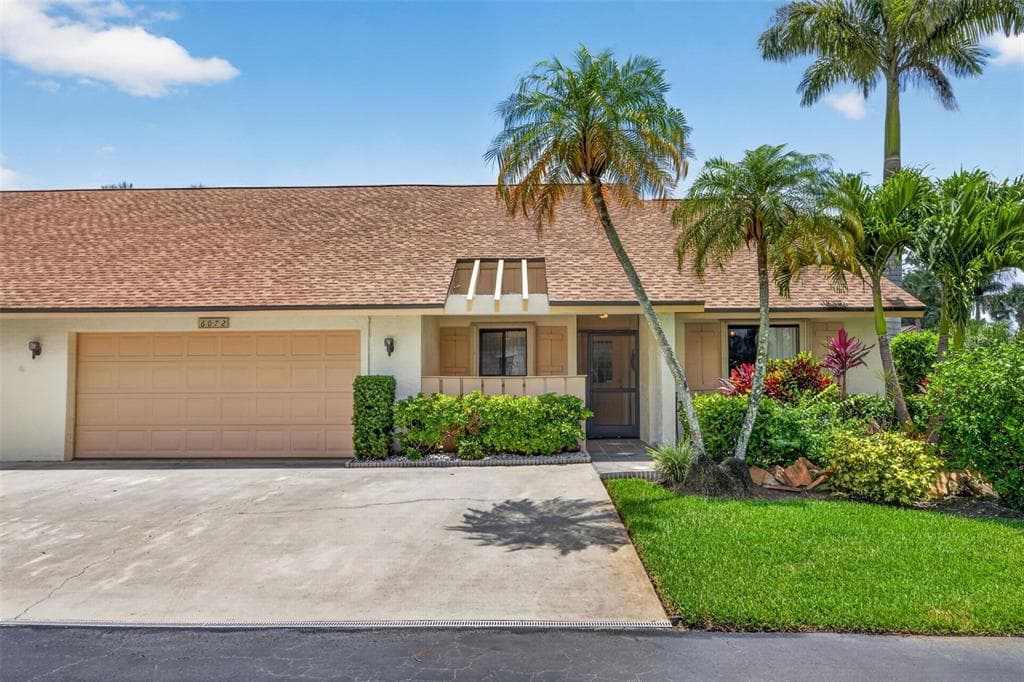 6072 HUNTINGTON WOODS DRIVE # 17, NAPLES, FL 34112
