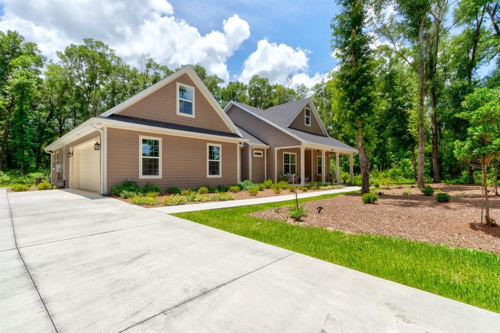 3504 DUNSTABLE DRIVE, DELAND, FL 32720