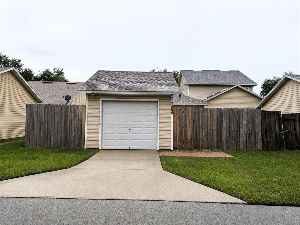 1004 PARK CENTRAL CIRCLE, GROVELAND, FL 34736