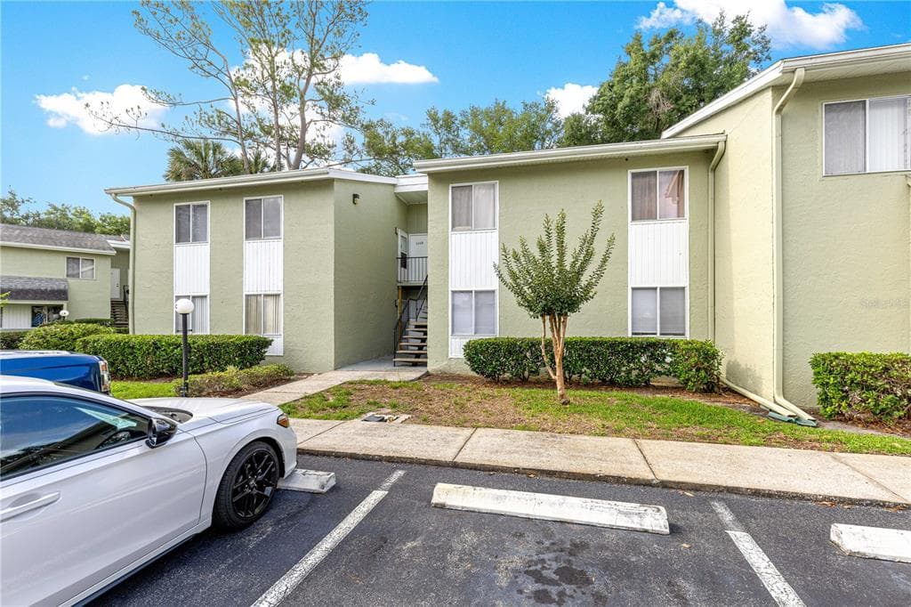 608 FAIRWAYS CIRCLE # B, OCALA, FL 34472