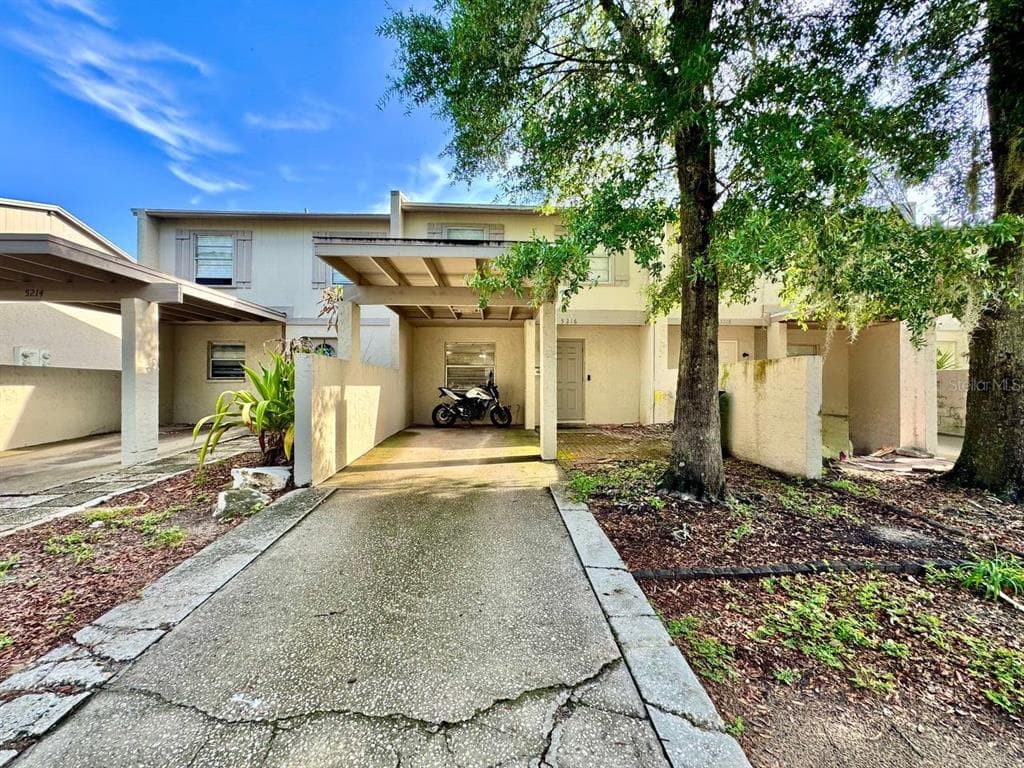 5216 TENNIS COURT CIRCLE # 5216, TAMPA, FL 33617
