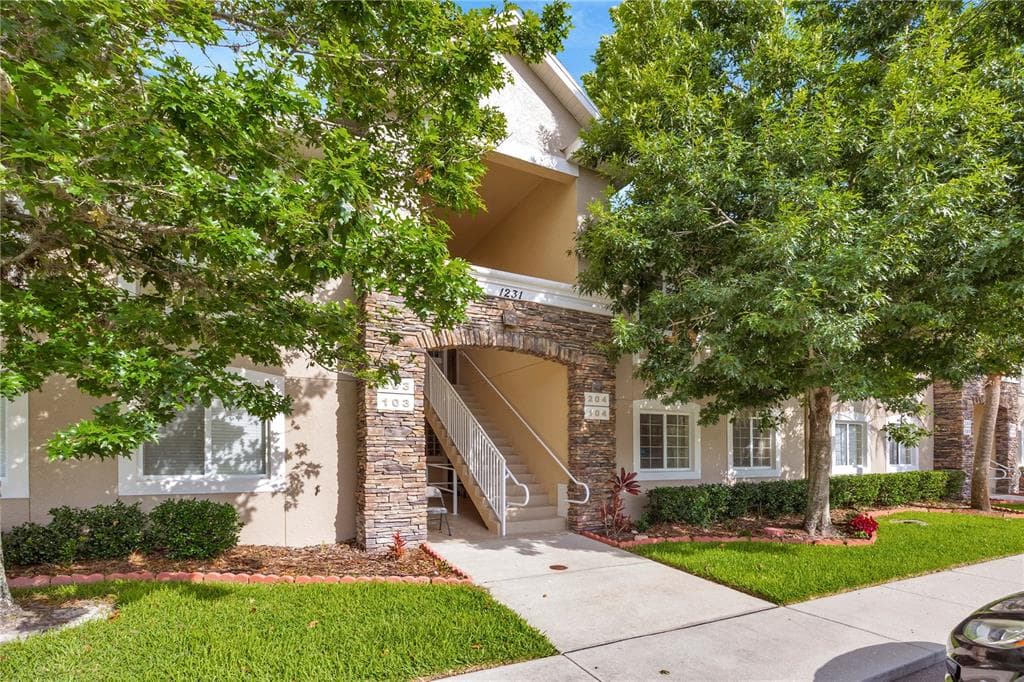 1195 GODAVARI WAY E # 201, WESLEY CHAPEL, FL 33543