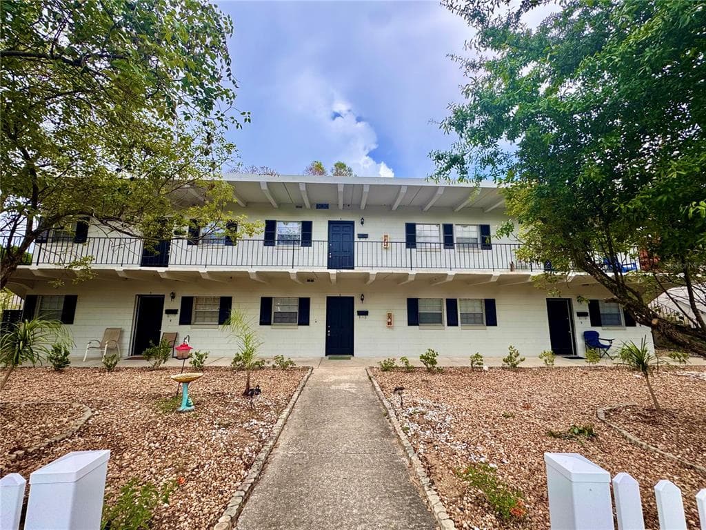 791 LAKE AVENUE # 5, CLERMONT, FL 34711