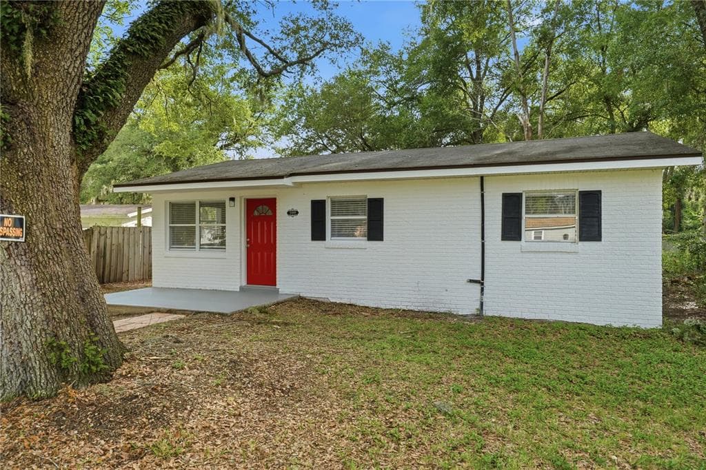 1009 NEBRASKA STREET, LEESBURG, FL 34748