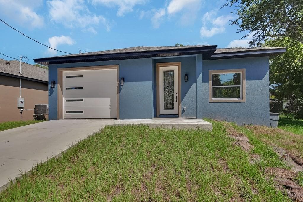 556 WALLACE STREET, DAYTONA BEACH, FL 32114