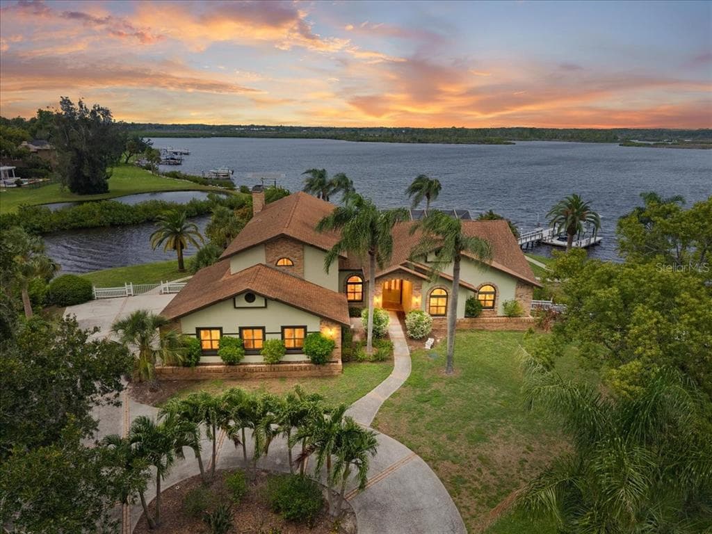 1589 MARY LANE, TARPON SPRINGS, FL 34689