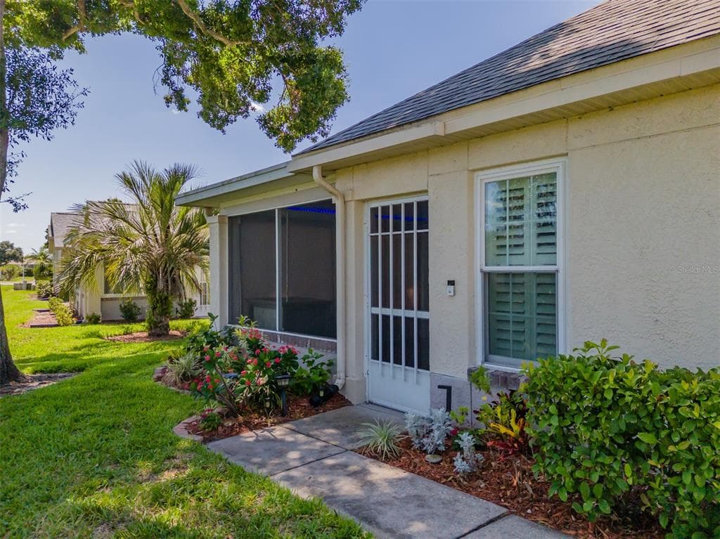 911 GOLFVIEW WOODS DRIVE, SUN CITY CENTER, FL 33573