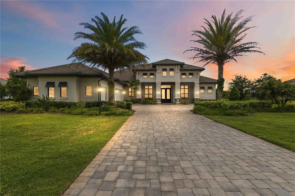 8452 LINDRICK LANE, BRADENTON, FL 34202